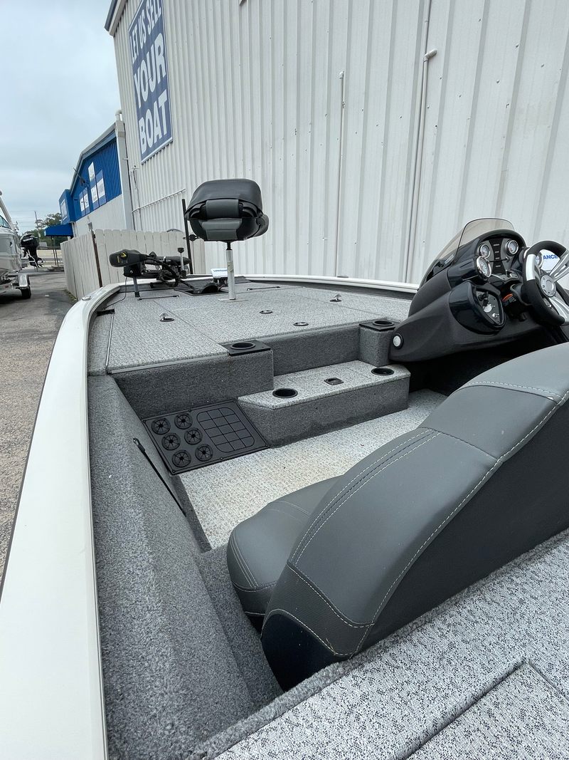 Boat Image 12