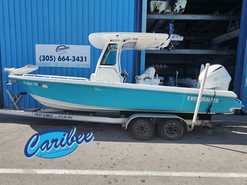 2018 Everglades 253 CC