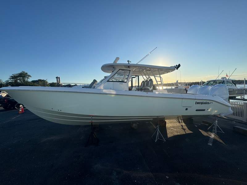 2026 Everglades 395 CC