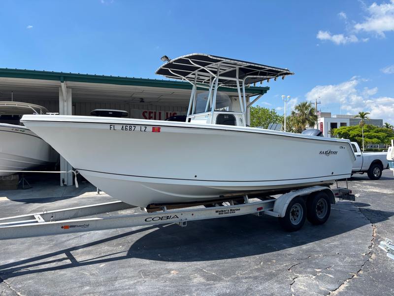 2003 Sailfish 236 CC