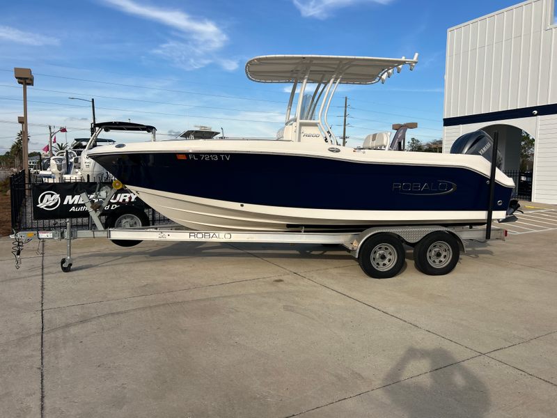2024 Robalo 200 CC