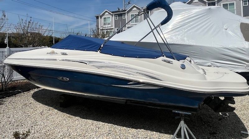 2006 Sea Ray Sundeck 220