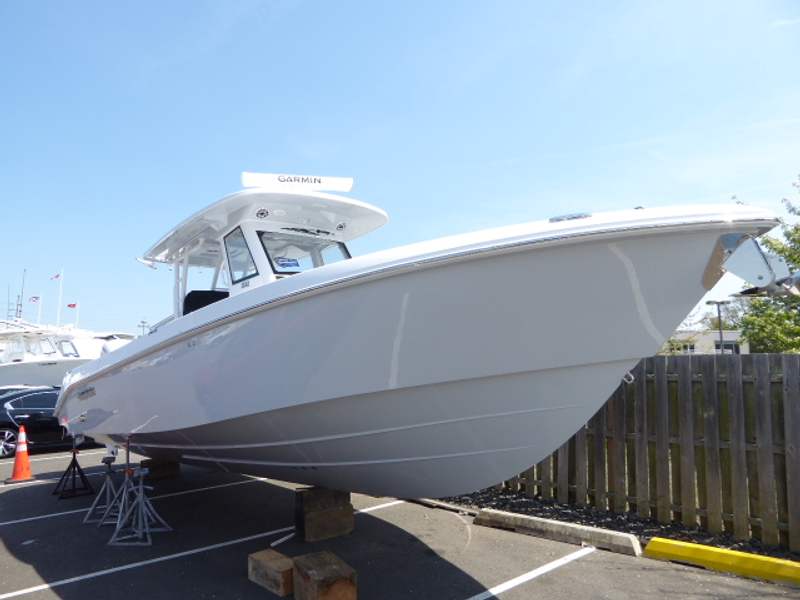 2025 Everglades 335 CC